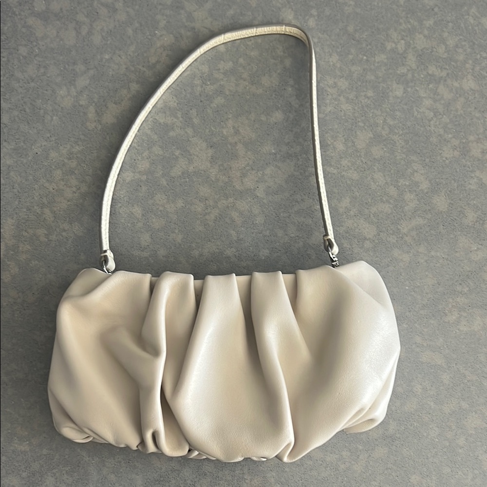 STAUD Bean Bag in Cream